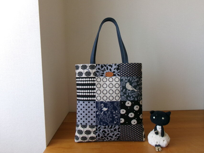 とりさん柄パッチワーク柄生地のペタンコトートバッグ