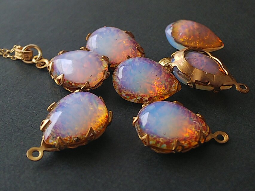 ヴィンテージ 白く曇ったとても美しいPinkオパール雫ネックレス