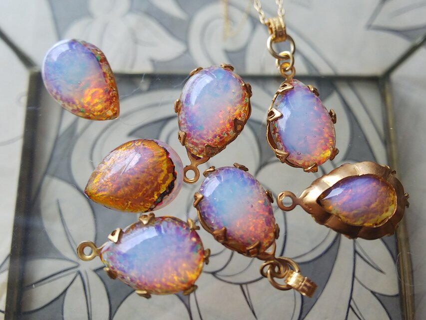 ヴィンテージ 白く曇ったとても美しいPinkオパール雫ネックレス