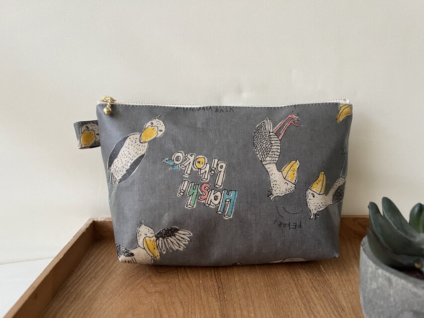 裏付き ラミネートポーチ ハシビロコウ | iichi 日々の暮らしを