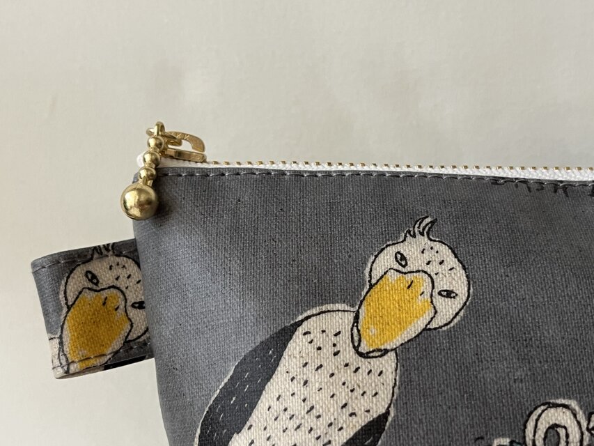 ラミネート大きな隠しマチポーチ Cathスウィーツ柄❤️Handmade