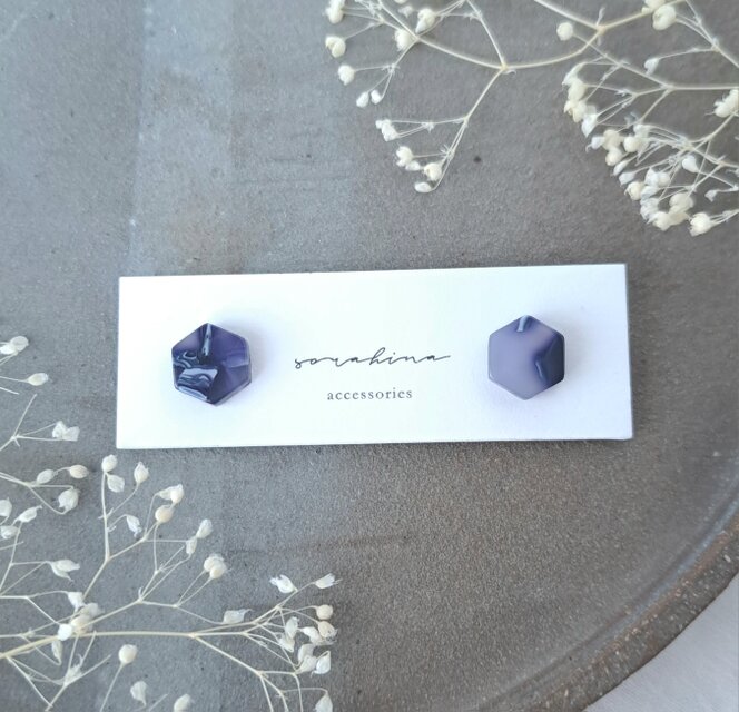 ★再販！　"シックな彩り…"　秋　冬　ネイビー　べっ甲　フォーマル　小ぶり　大人ピアス／イヤリングe