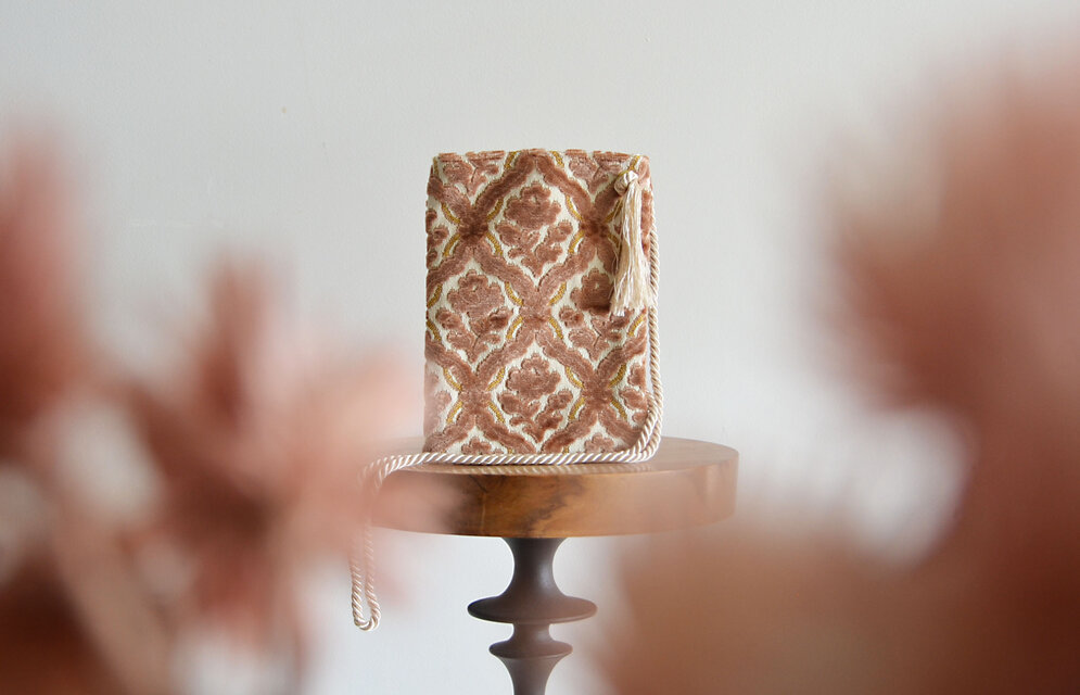 1点限定！アラベスク 2wayスマホポーチ　アーモンドピンク　スマホショルダー　ギフトにも◎