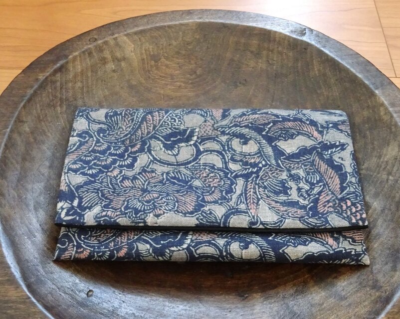 再現布の個性的なお懐紙入れ