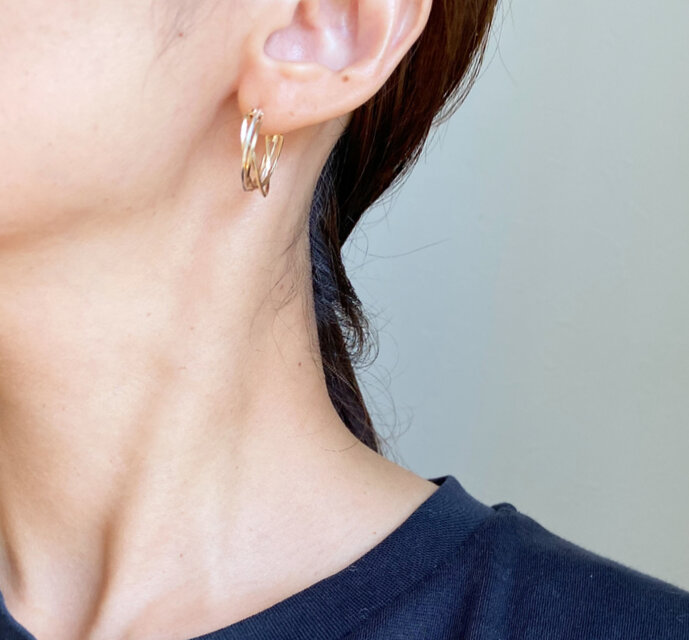 14kgf×silver925 diagonal 20 キャッチレス フープピアス4連 | iichi