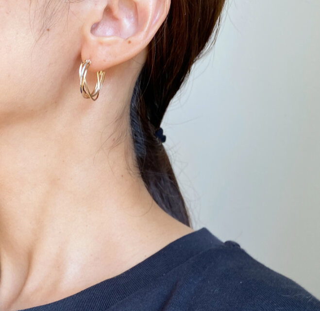 14kgf×silver925 diagonal 20 キャッチレス フープピアス4連 | iichi