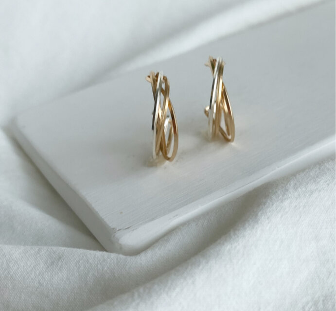 14kgf×silver925 diagonal 20 キャッチレス フープピアス4連 | iichi