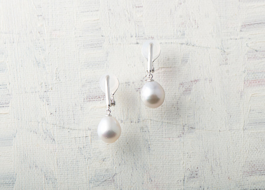 Pince(パンス）南洋パール（白）のシルバーイヤリング a