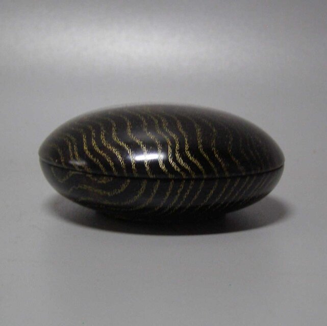 タモ玉杢斑杢造り 黒漆染 杢目沈金 ミニ食籠 香合にも | iichi
