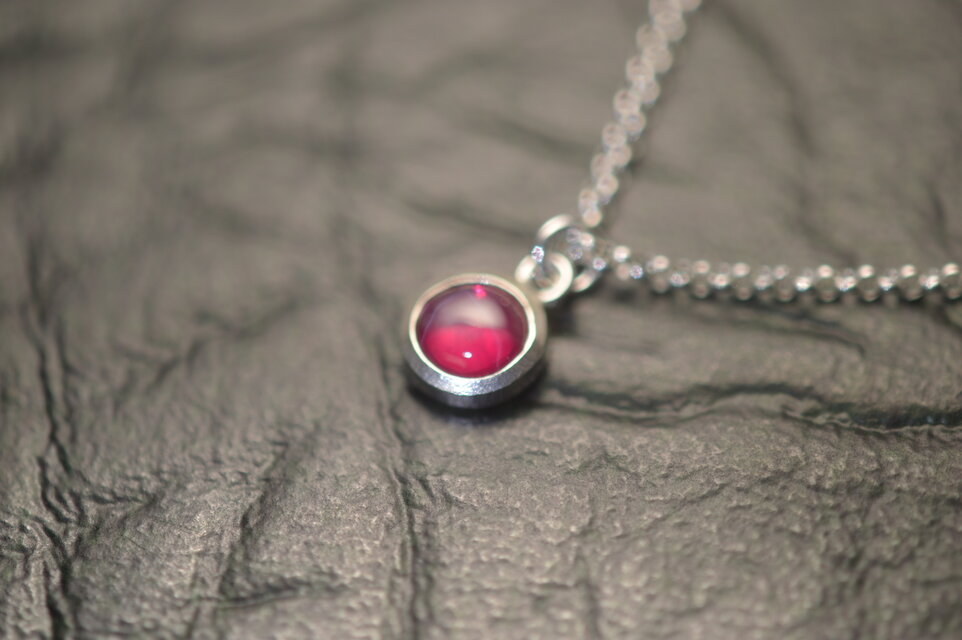 ペンダント シルバー925 シンセティックスタールビー 0.65ct | iichi