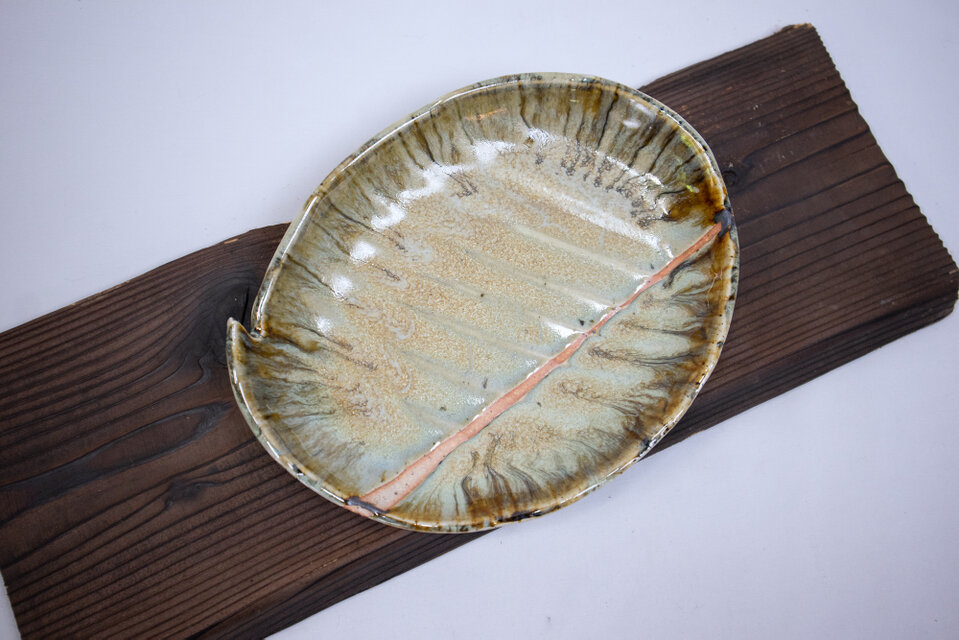 黄金窯変25 変形楕円皿 | iichi 日々の暮らしを心地よくする