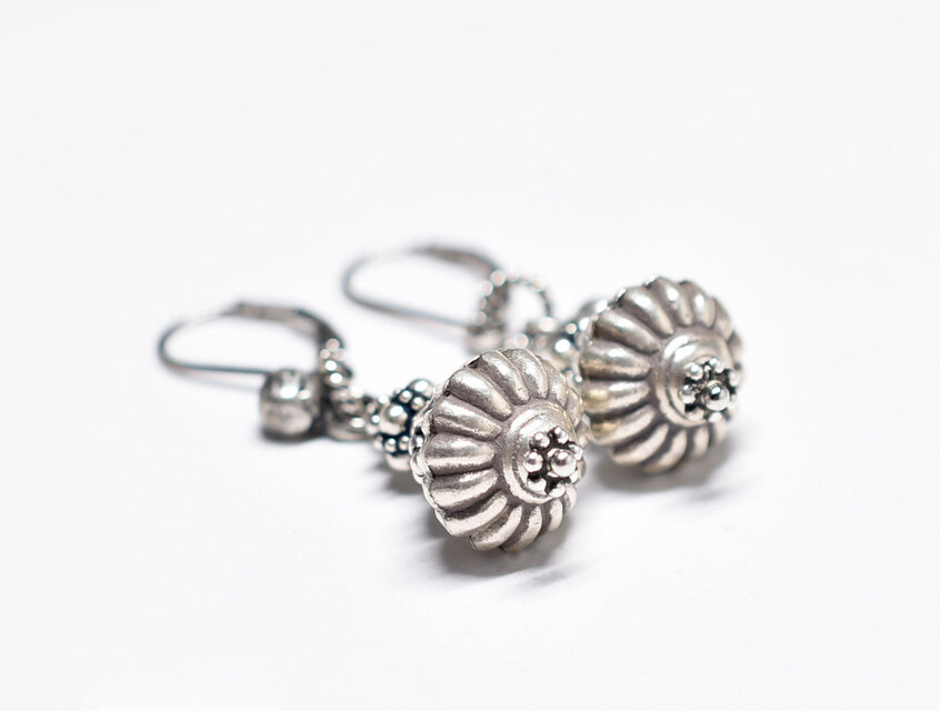 ぷっくり筋入り円盤カレンシルバーとハンドメイドシルバー、民族鈴の