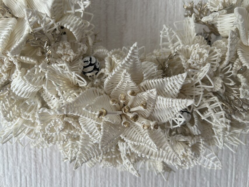 籐のリース 半月型の白いリース・大（クリスマスリース） | iichi 日々