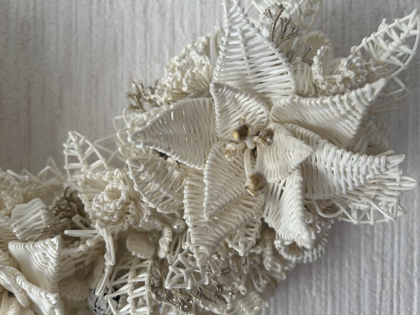 籐のリース 半月型の白いリース・大（クリスマスリース） | iichi 日々