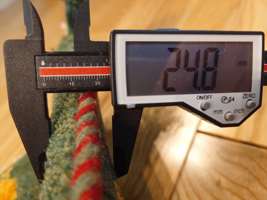 ペルシャ　ギャッベ　ミニマット　40×39 緑　ザクロの実 ペルシャ ギャッベ ミニマット 横40.5x40㎝ ザクロの実 緑色