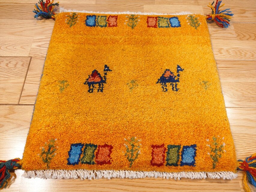 ペルシャ ギャッベ ミニマット ラグ 横41.5x41㎝ ラクダ 黄金色 T452