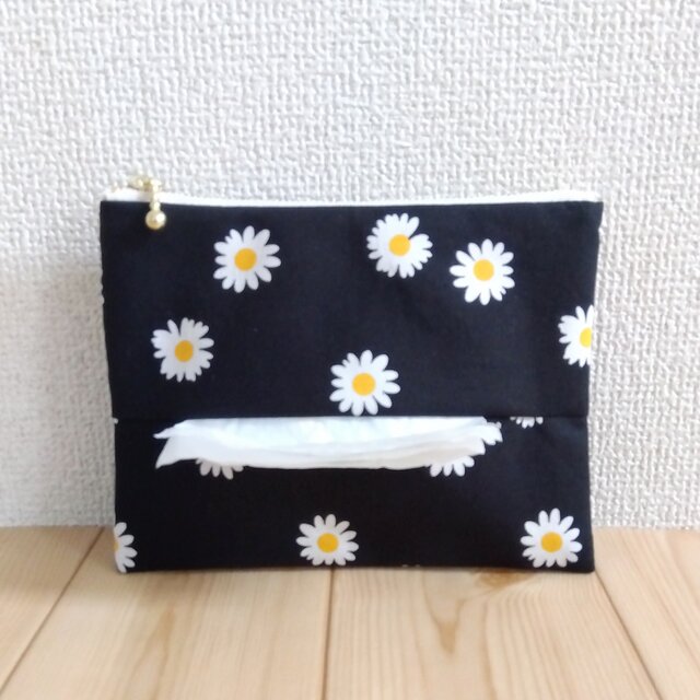 大きめポケットティッシュケース付きポーチ　フラット　16cm　内ポケット　デイジー　ブラック　364