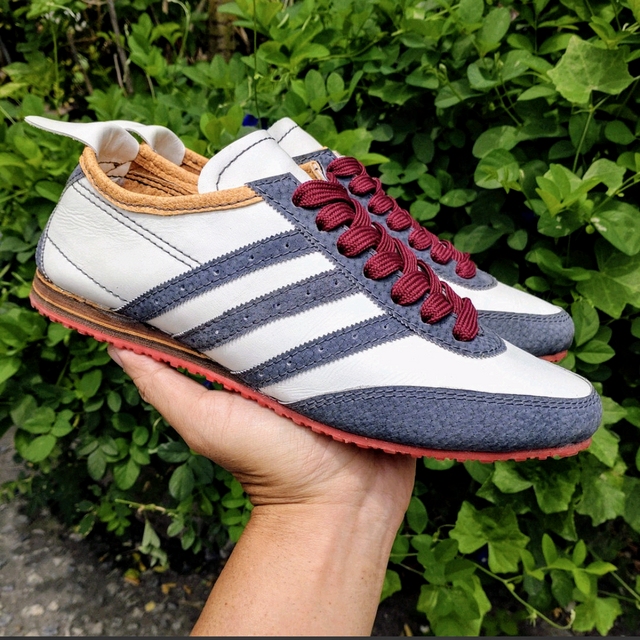 本革スニーカー　★超軽量★無料サイズ調整可★新作★スニーカー★本革★足に馴染む革★男女兼用★ラバーソール仕様★