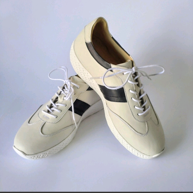 yellow厚底シルバー合成皮革スニーカーL yellow厚底シルバー合成皮革スニーカーL 2026年最新】yellowshoesの