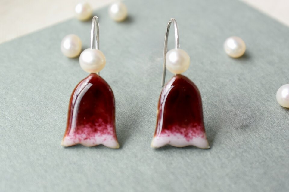 揺れるベルピアス　バーガンディ　