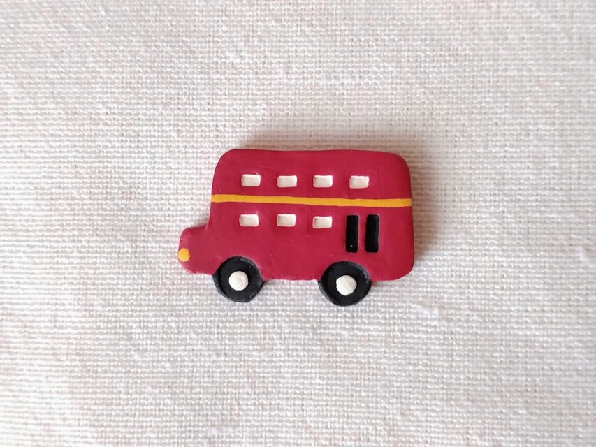 ロンドンバスのブローチ