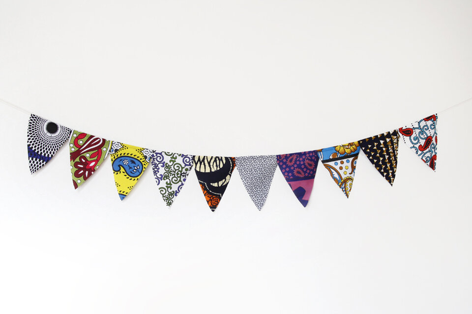 アフリカ布のガーランド｜模様替え テント キャンプ フラッグガーランド 目印 飾り