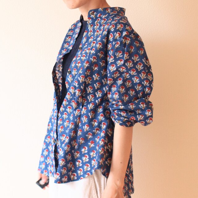 COTTON　ブロックプリント　インド綿　タックブラウス　*ネイビー*　size M