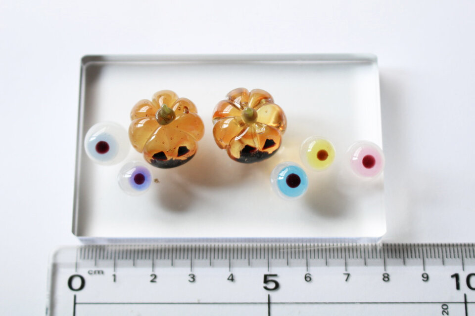 ガラスのハロウィン ミニチュアジャックオランタン＆眼球 | iichi 日々