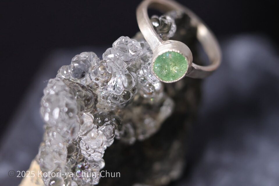 【虹や光がのぞける石】パライバの亜種　モザンビーク産コッパートルマリン・シルバーリング【光竹】