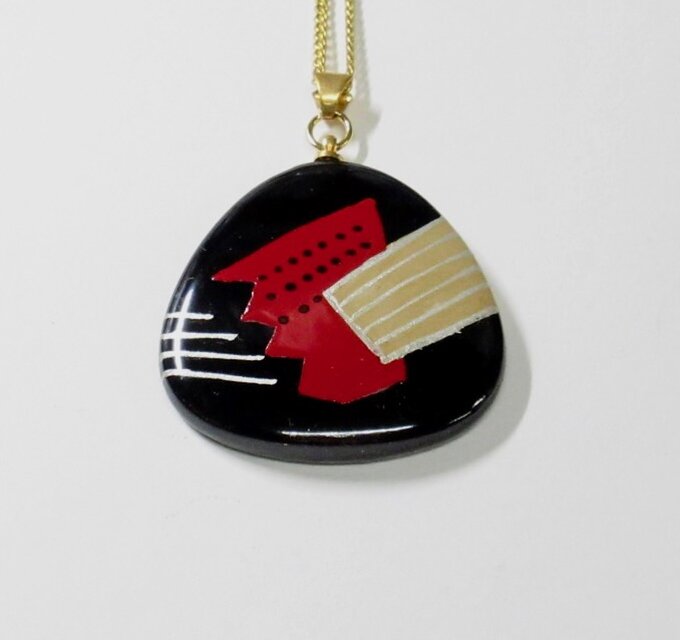 漆ペンダント（平三角）都市・赤／白