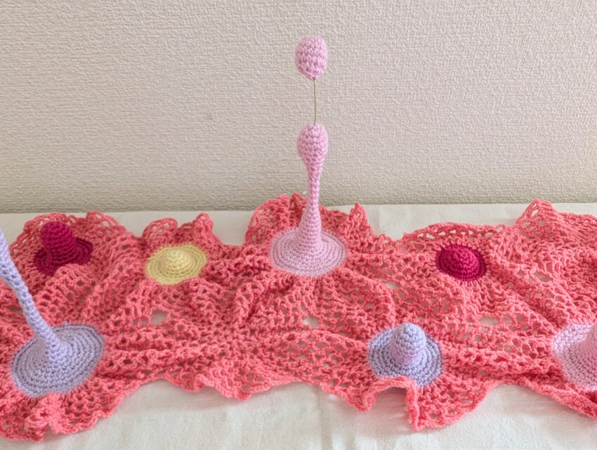 作家様造形作品　カラフルハートモチーフ立体オブジェ　大型　壁掛けアート 210.カラフル毛糸の立体オブジェ | iichi 日々の暮らしを心地よくする