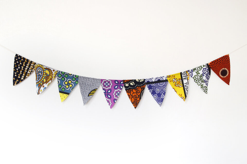 アフリカ布のガーランド｜模様替え テント キャンプ フラッグガーランド 目印 飾り