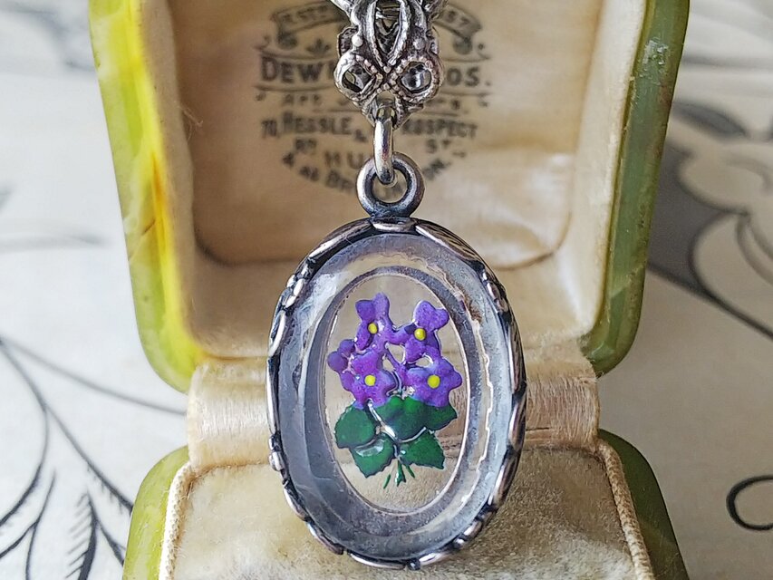 ヴィンテージ　Aランク② すみれのインタリオ（18×13㎜）花葉アンティークSilverネックレス