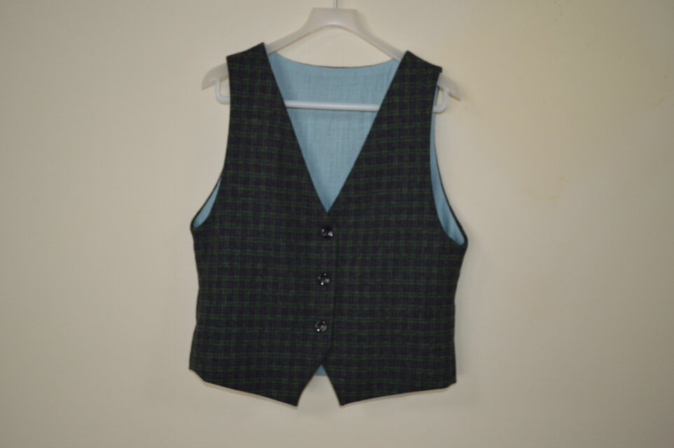 秋色！「Vネックベスト」