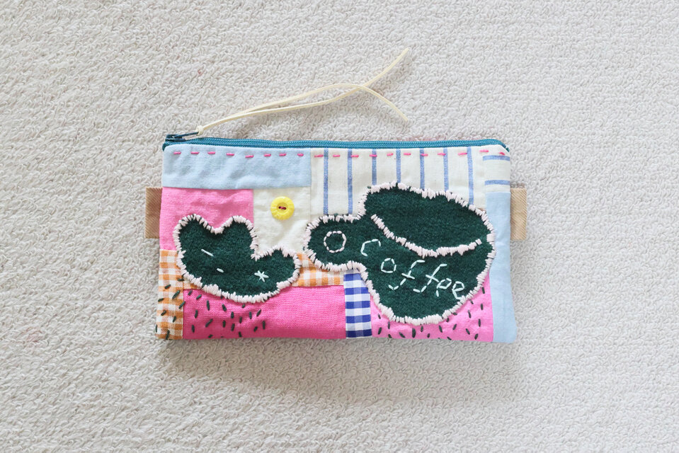 ぺたんこファスナーポーチ　coffee&flower