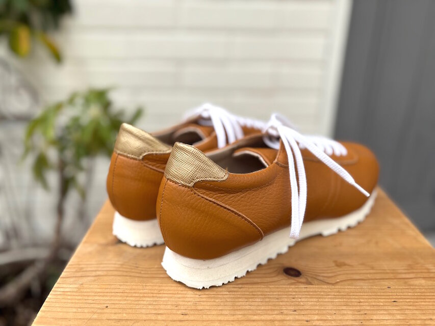 最初の1足特別価格 秋新作クラシックレトロ・キャメルシュリンク