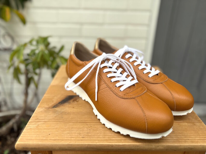 最初の1足特別価格 秋新作クラシックレトロ・キャメルシュリンク