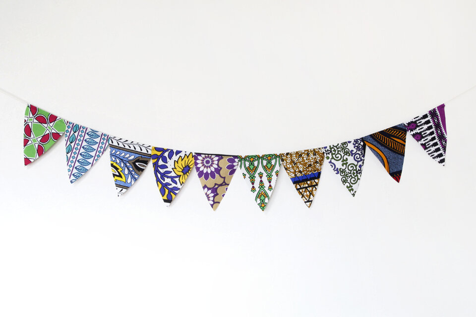 アフリカ布のガーランド｜模様替え テント キャンプ フラッグガーランド 目印 飾り