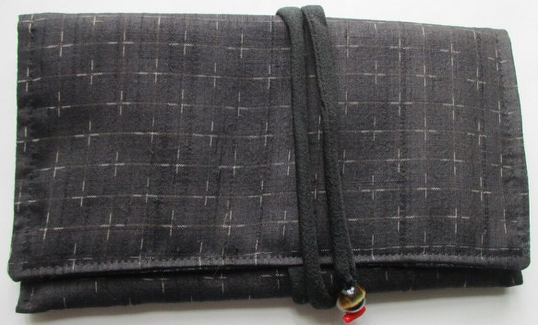 ８３６０　絣柄の着物で作った和風財布・ポーチ　＃送料無料