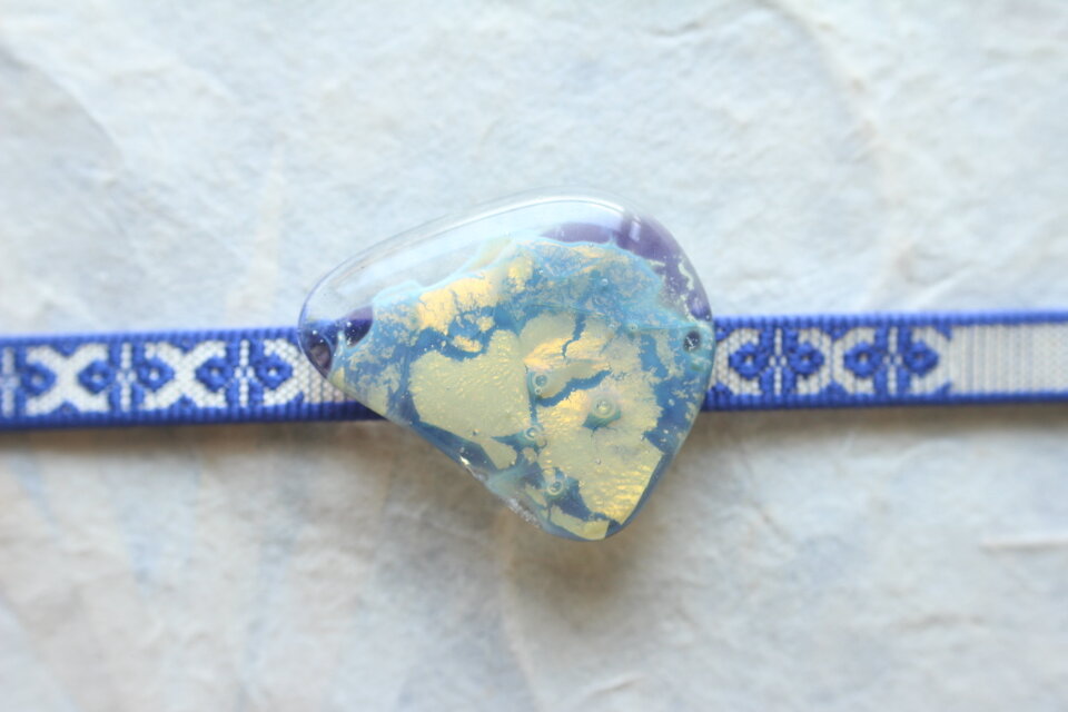 新作 帯留め パープルゴールド