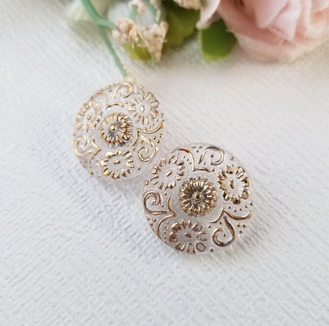 チェコガラスボタンピアス フラワーモチーフ×ゴールド 大人可愛いアクセサリー