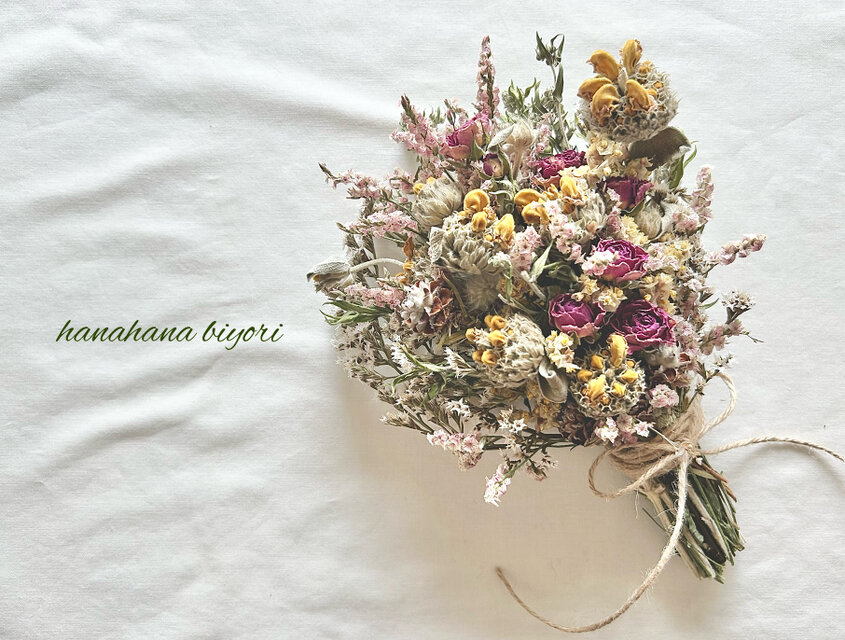 セージとミニ薔薇のスワッグ・ブーケ | iichi 日々の暮らしを