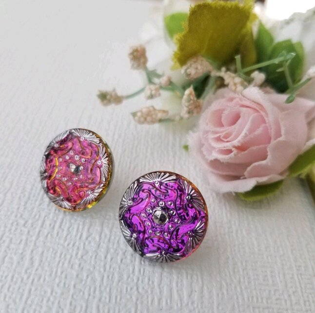 チェコガラスボタン ピアス｜ピンク＆シルバーの輝き アクセサリー