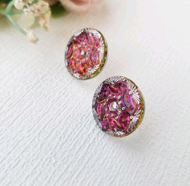 チェコガラスボタン ピアス｜ピンク＆シルバーの輝き アクセサリー