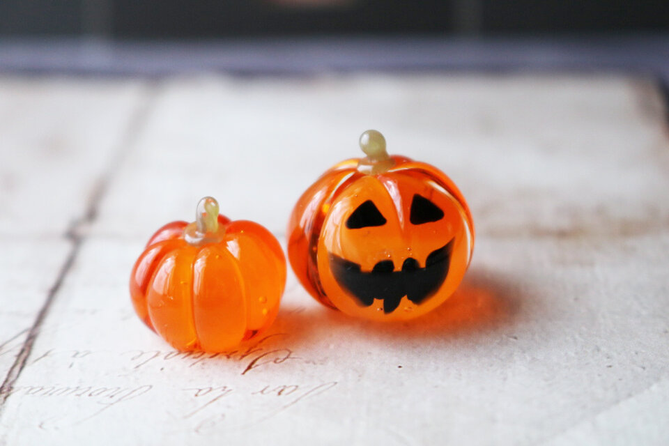 ガラスのハロウィン　ミニチュアジャックオランタン（オレンジ半透明）