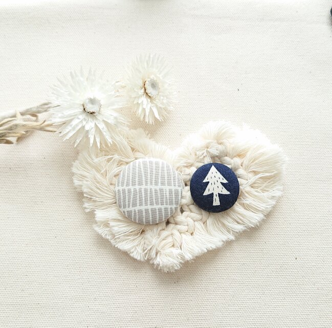 ★くるみボタンブローチ★