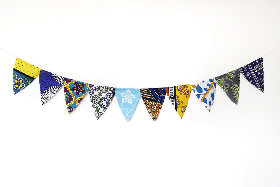 アフリカ布のガーランド｜模様替え テント キャンプ フラッグガーランド 目印 飾り