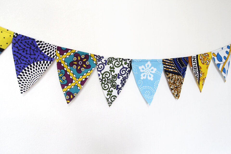 アフリカ布のガーランド｜模様替え テント キャンプ フラッグ