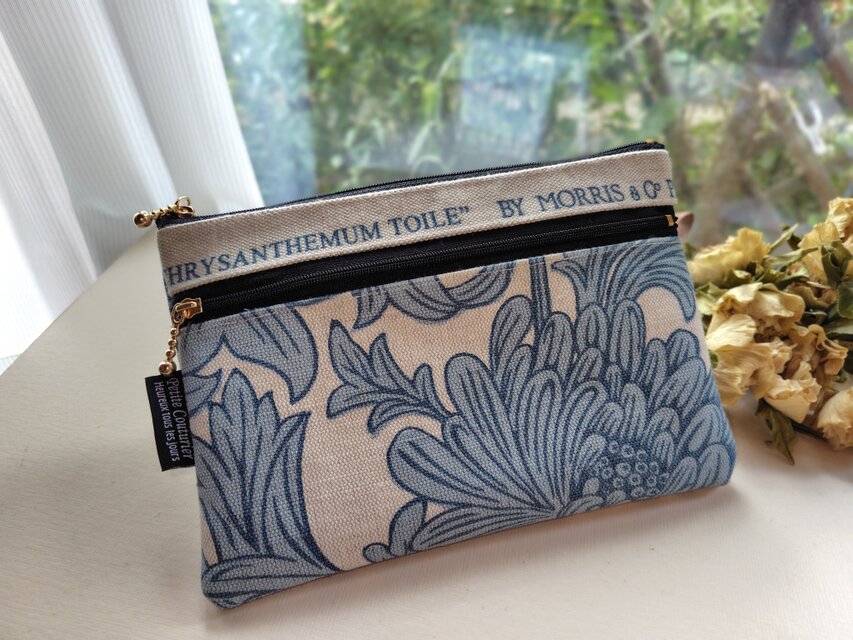 生地を楽しむダブルファスナーのポーチ(ウィリアムモリス・クリサンティマムトワレ)