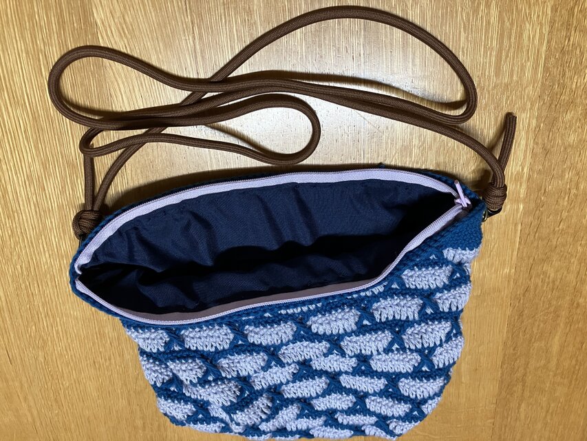 かぎ針編みポーチ(手編み)